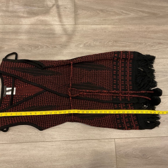 BCBGMaxAzria Wrap With Pom Pom Ties Fringe Size Large - Picture 13 of 13